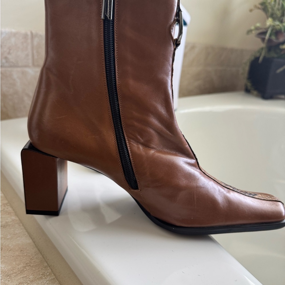 Elegant Tan Heeled Boots